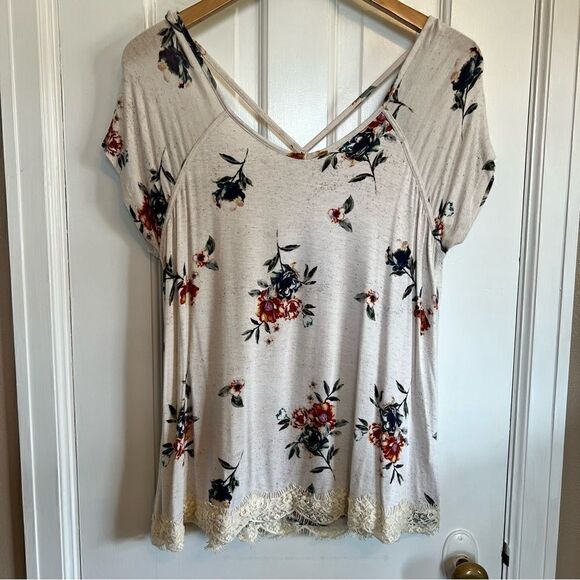 Rewind Floral Lace Top - Picture 3 of 9